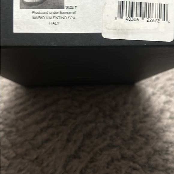 women size 7 - Picture 4 of 6